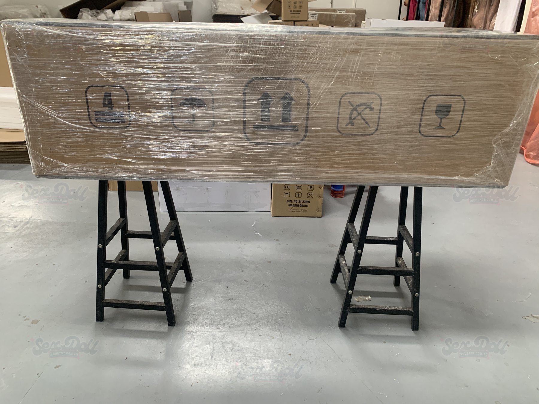 Discreet outer carton prepared for shipping